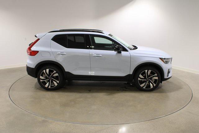 new 2025 Volvo XC40 car, priced at $51,040