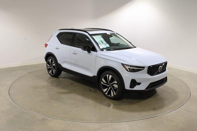 new 2025 Volvo XC40 car, priced at $51,040