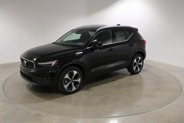 new 2025 Volvo XC40 car, priced at $48,315