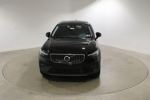 new 2025 Volvo XC40 car, priced at $48,315