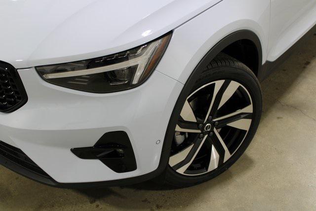 new 2025 Volvo XC40 car, priced at $51,550