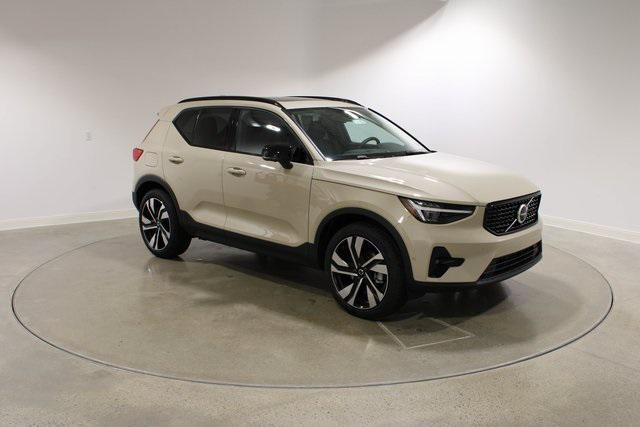 new 2025 Volvo XC40 car, priced at $51,040