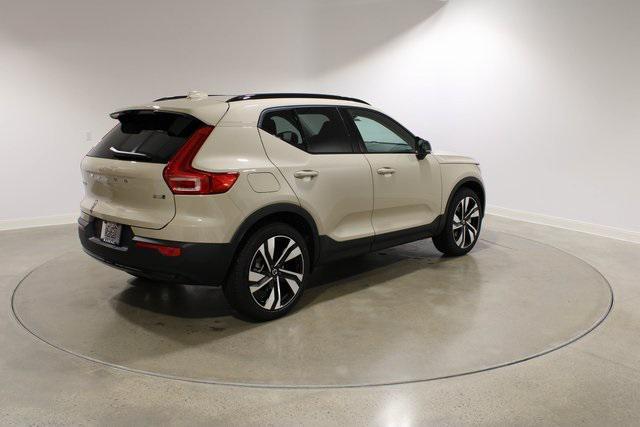 new 2025 Volvo XC40 car, priced at $51,040