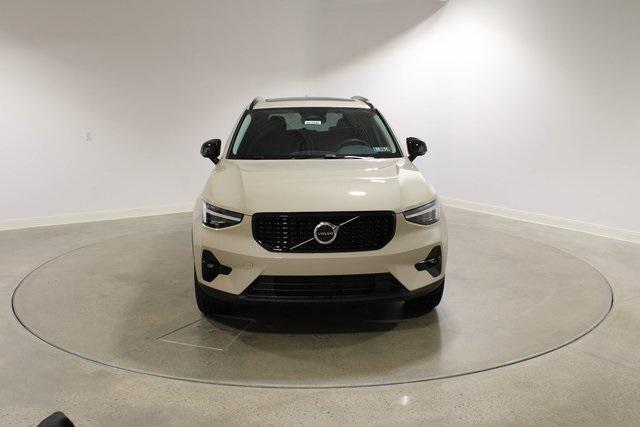 new 2025 Volvo XC40 car, priced at $51,040