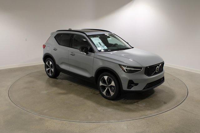 new 2025 Volvo XC40 car, priced at $48,315