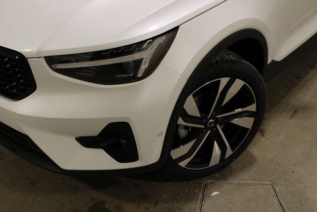 new 2025 Volvo XC40 car, priced at $49,575