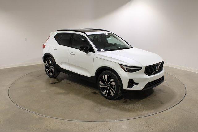 new 2025 Volvo XC40 car, priced at $49,575