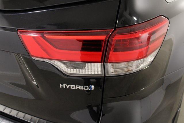 used 2019 Toyota Highlander Hybrid car, priced at $31,593