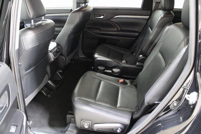 used 2019 Toyota Highlander Hybrid car, priced at $31,593