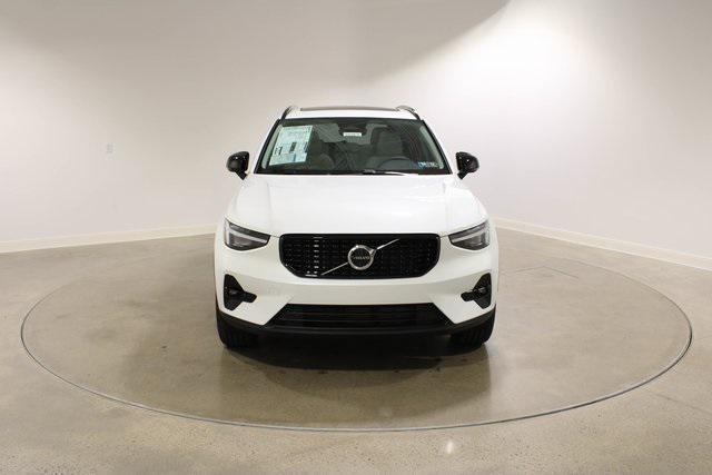 new 2025 Volvo XC40 car, priced at $51,550