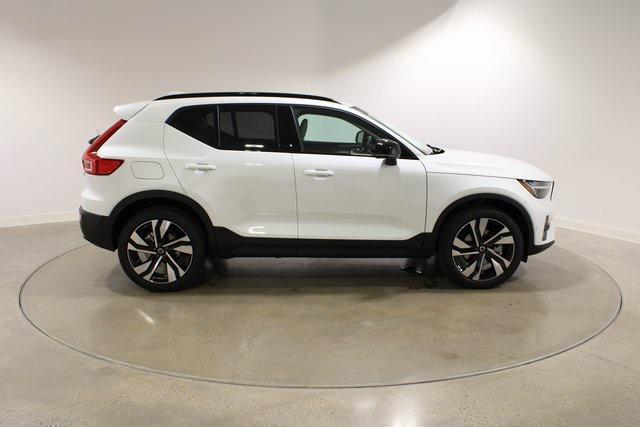 new 2025 Volvo XC40 car, priced at $51,550