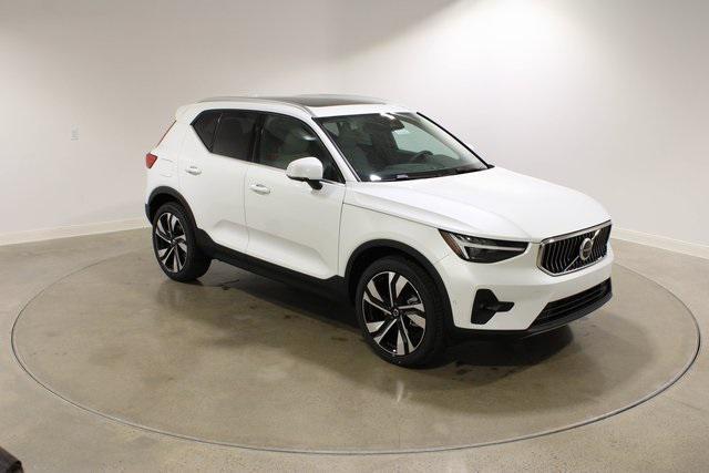 new 2025 Volvo XC40 car, priced at $49,790