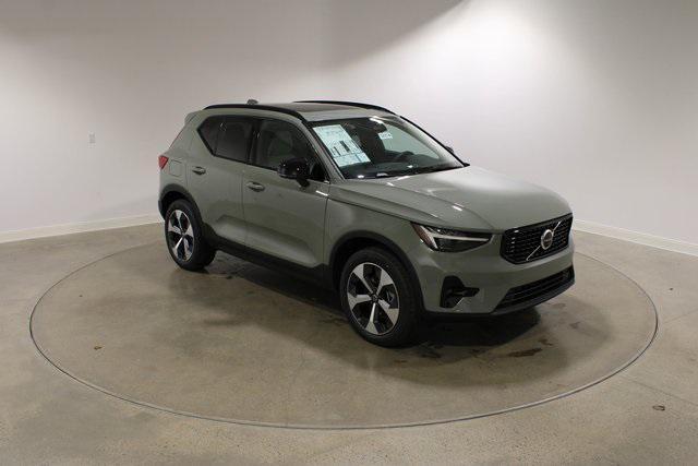 new 2025 Volvo XC40 car, priced at $47,145