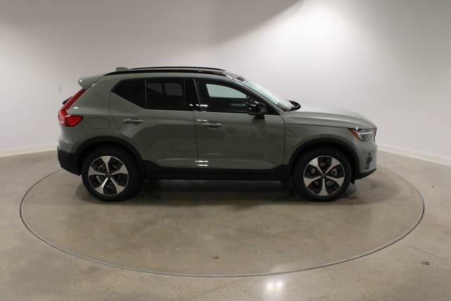 new 2025 Volvo XC40 car, priced at $47,145