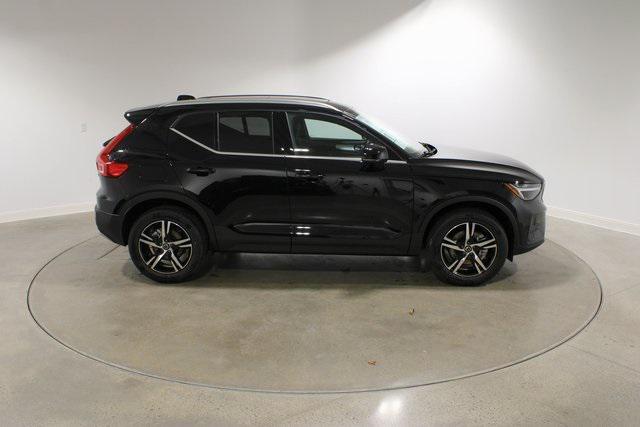 new 2025 Volvo XC40 car, priced at $43,350