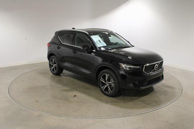 new 2025 Volvo XC40 car, priced at $43,350