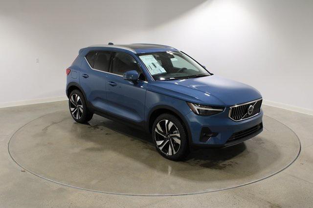 new 2025 Volvo XC40 car, priced at $51,550