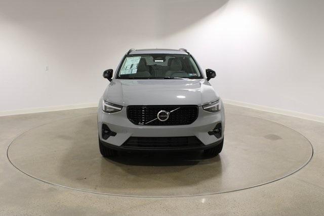 new 2025 Volvo XC40 car, priced at $51,040