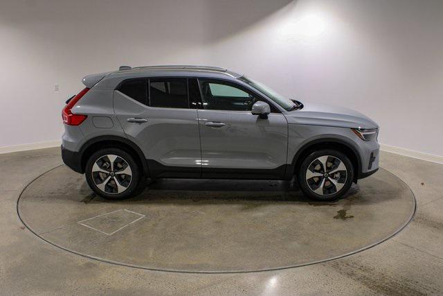 new 2025 Volvo XC40 car, priced at $46,015