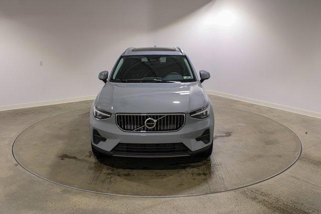 new 2025 Volvo XC40 car, priced at $46,015