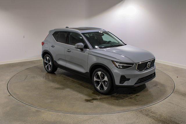 new 2025 Volvo XC40 car, priced at $46,015