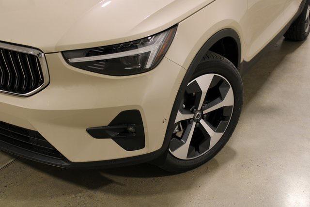 new 2025 Volvo XC40 car, priced at $48,100