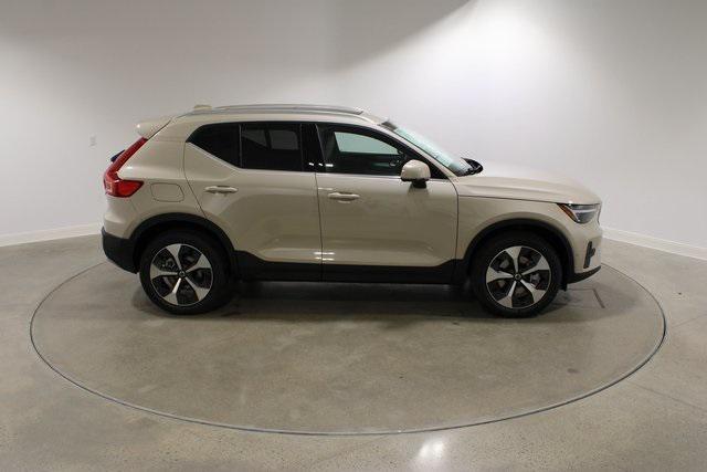 new 2025 Volvo XC40 car, priced at $48,100