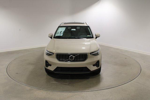 new 2025 Volvo XC40 car, priced at $48,100