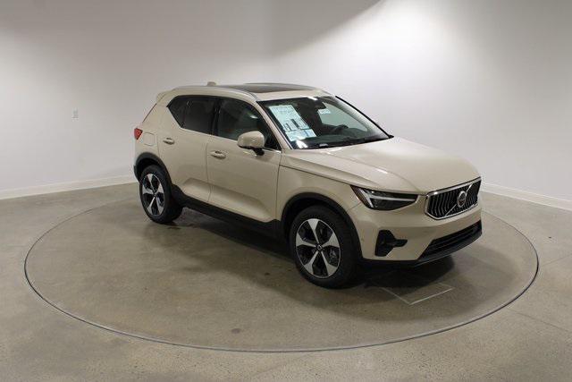 new 2025 Volvo XC40 car, priced at $48,100