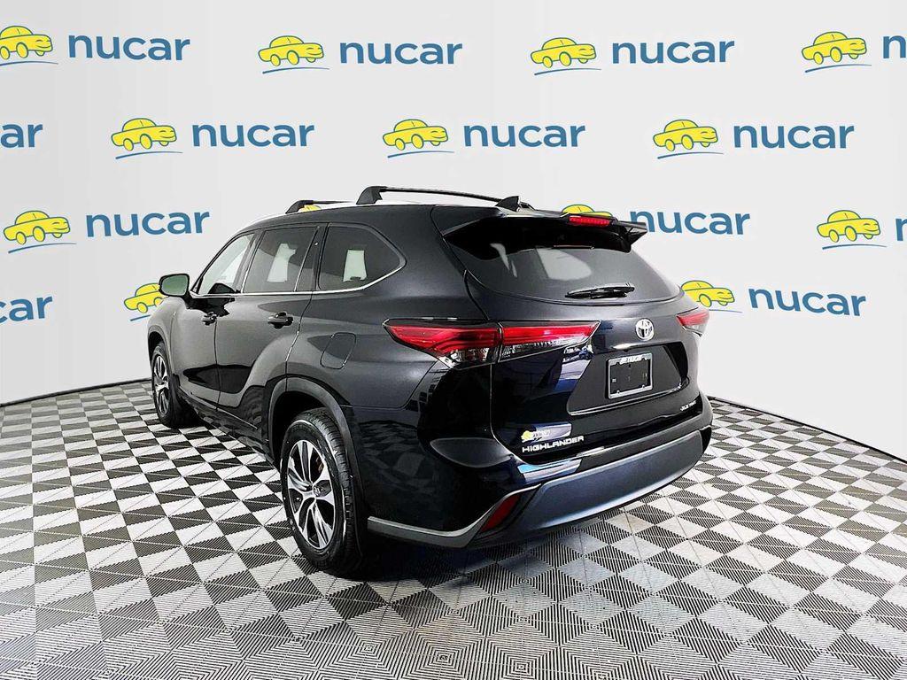 used 2022 Toyota Highlander car, priced at $37,991