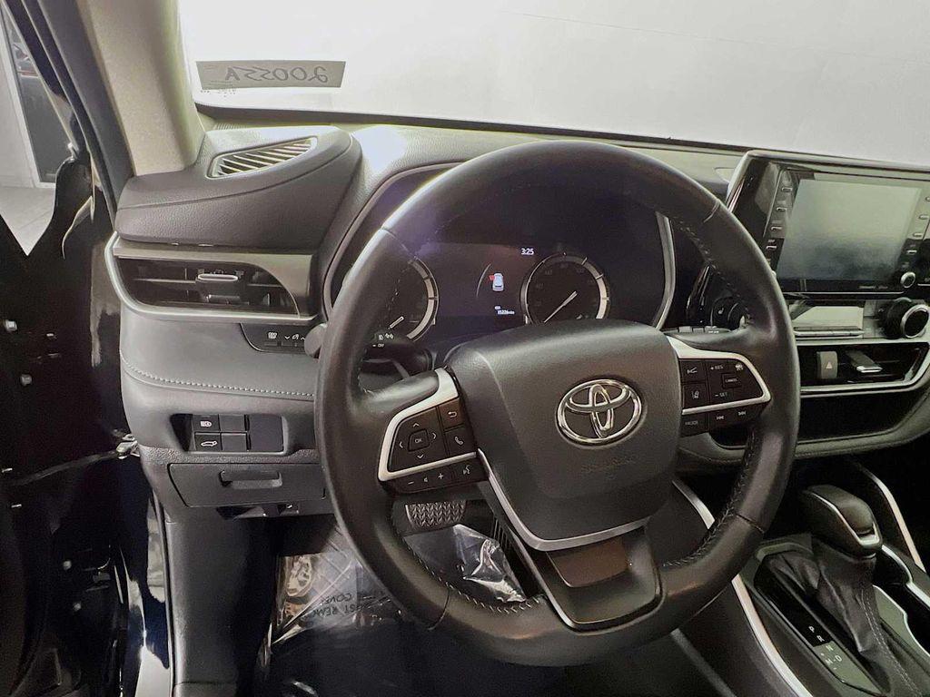 used 2022 Toyota Highlander car, priced at $37,991