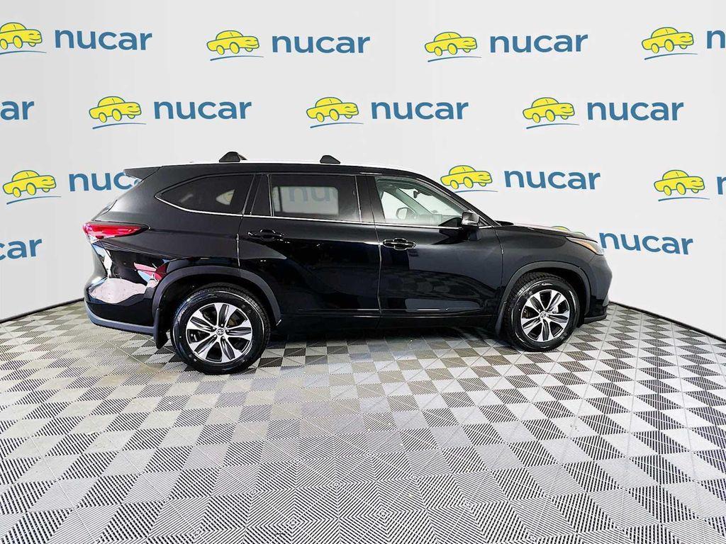 used 2022 Toyota Highlander car, priced at $37,991