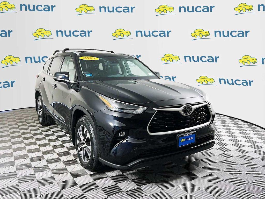used 2022 Toyota Highlander car, priced at $37,991