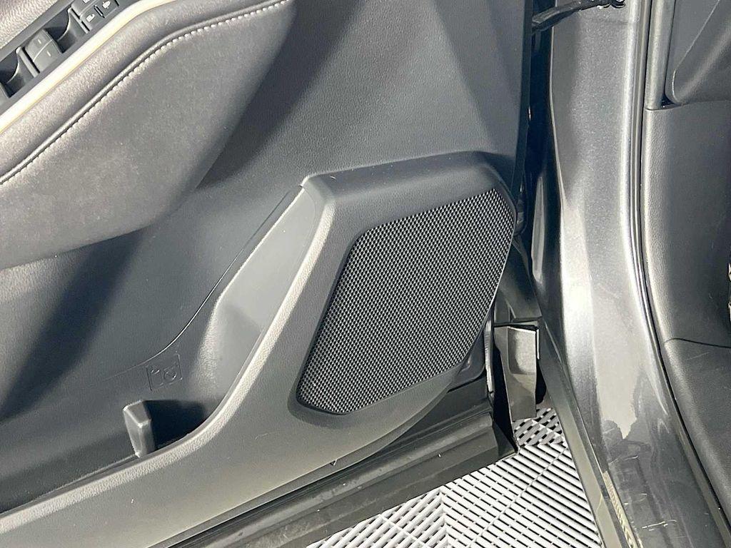 used 2020 Toyota Highlander car, priced at $32,040