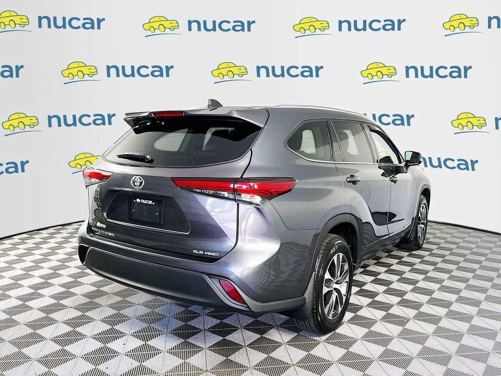 used 2020 Toyota Highlander car, priced at $32,040