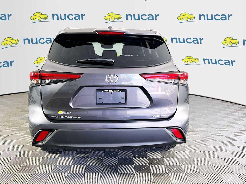 used 2020 Toyota Highlander car, priced at $32,040