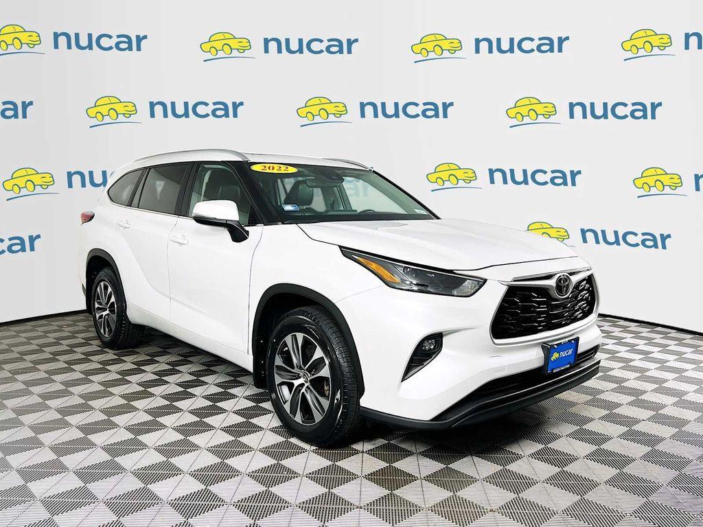 used 2023 Toyota Highlander car, priced at $39,991