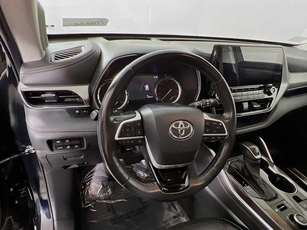 used 2022 Toyota Highlander car, priced at $37,991