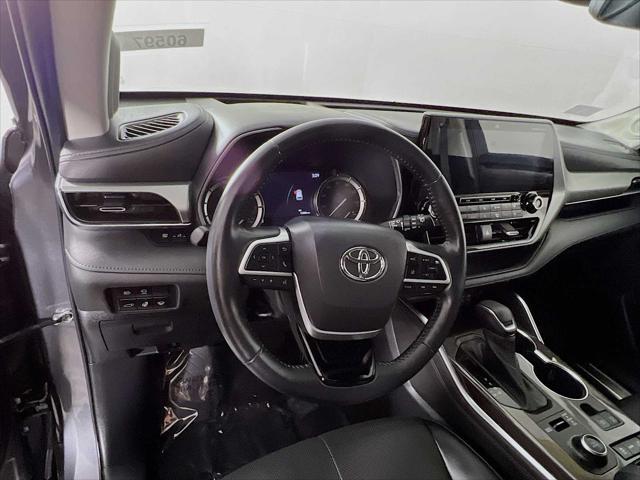 used 2022 Toyota Highlander car, priced at $45,491