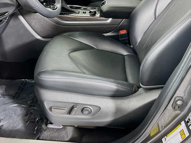 used 2022 Toyota Highlander car, priced at $45,491
