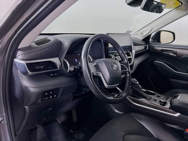 used 2022 Toyota Highlander car, priced at $45,491