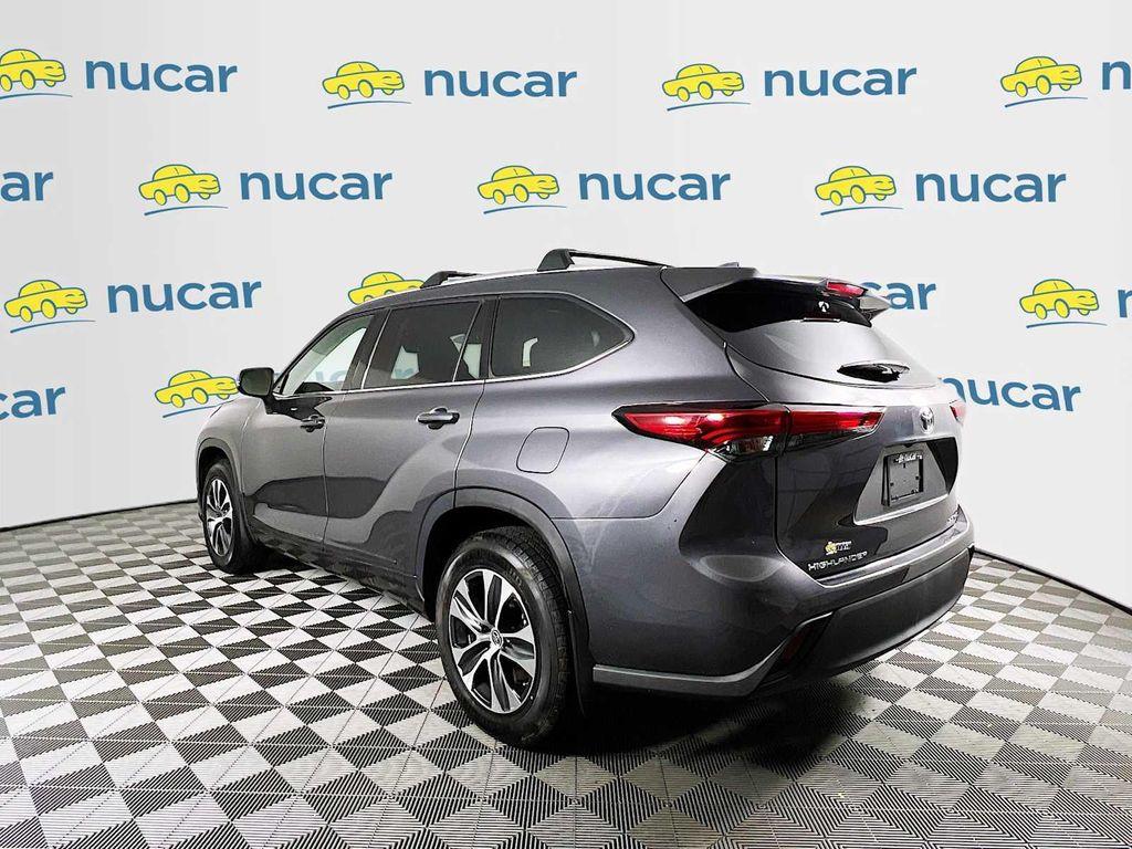 used 2021 Toyota Highlander car, priced at $32,491