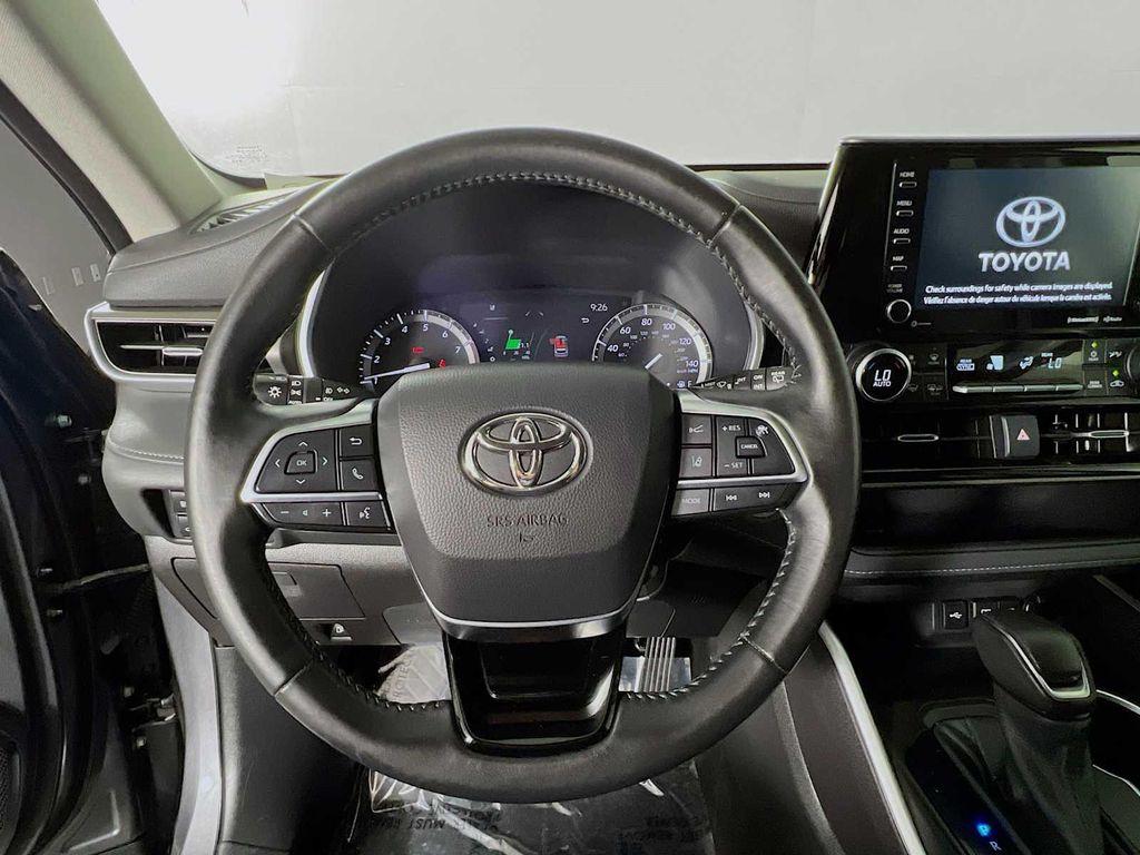 used 2021 Toyota Highlander car, priced at $32,491