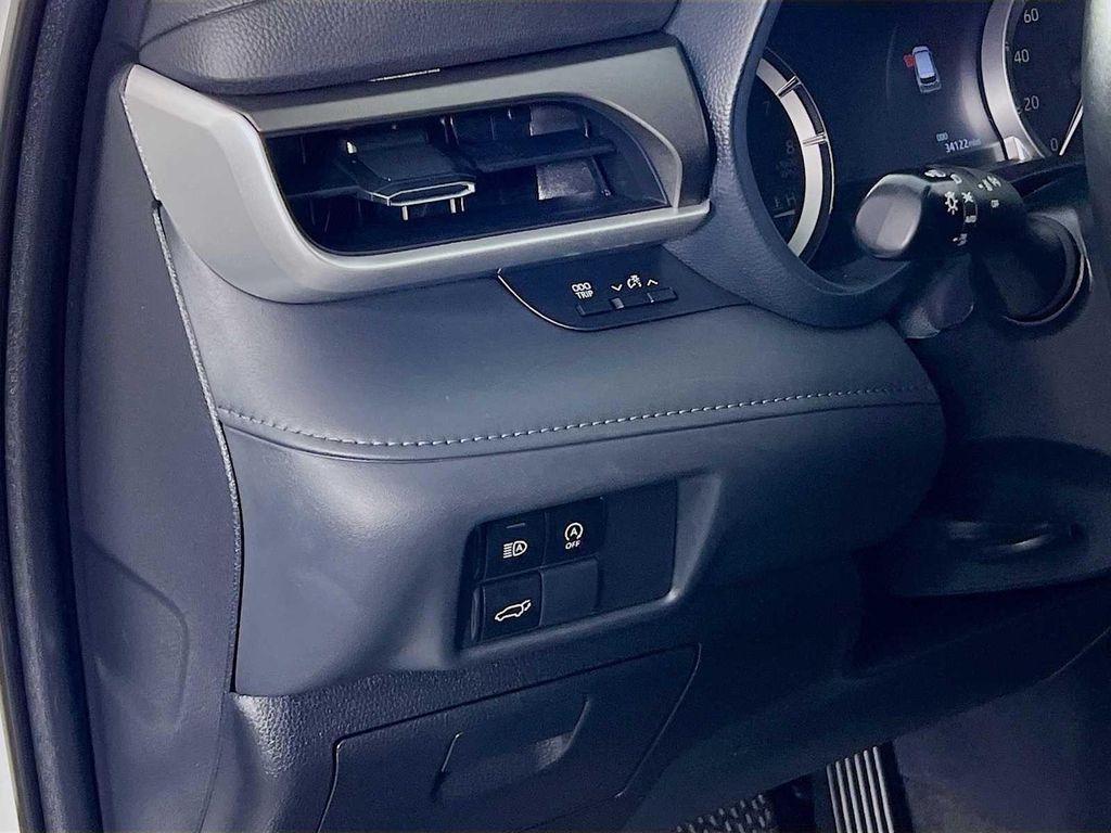 used 2023 Toyota Highlander car, priced at $29,991