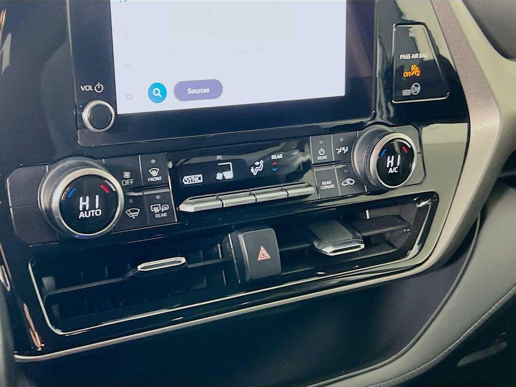 used 2023 Toyota Highlander car, priced at $29,991