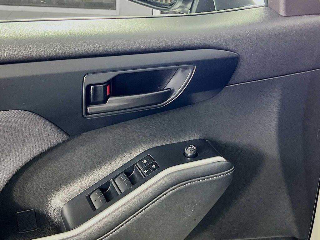 used 2023 Toyota Highlander car, priced at $29,991