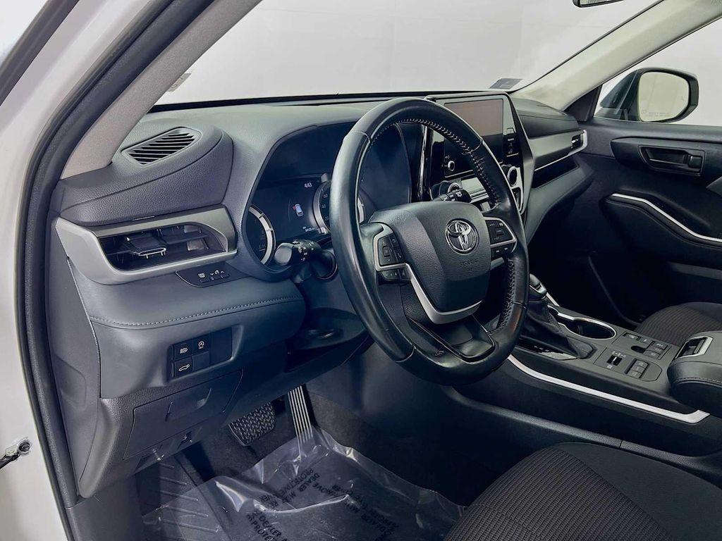 used 2023 Toyota Highlander car, priced at $29,991