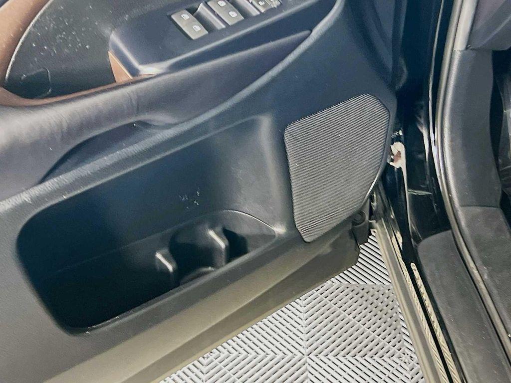 used 2019 Toyota Highlander car, priced at $28,070