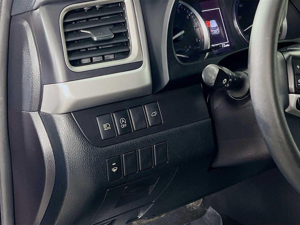used 2019 Toyota Highlander car, priced at $28,070