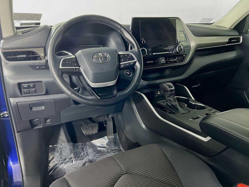 used 2023 Toyota Highlander car, priced at $33,991